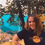 studentessa universitaria offre ripetizioni su lingue, storia e storia dell'arte